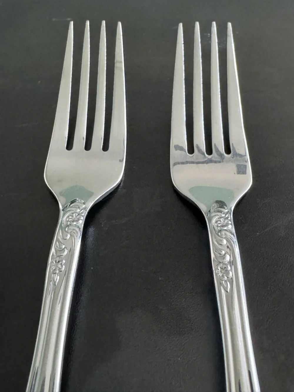 Oneida Silver Ornate Dinner Forks -‎ Pair